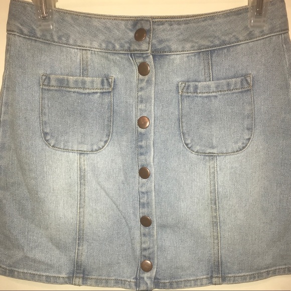 Brandy Melville snap button down light denim skirt - Picture 5 of 7